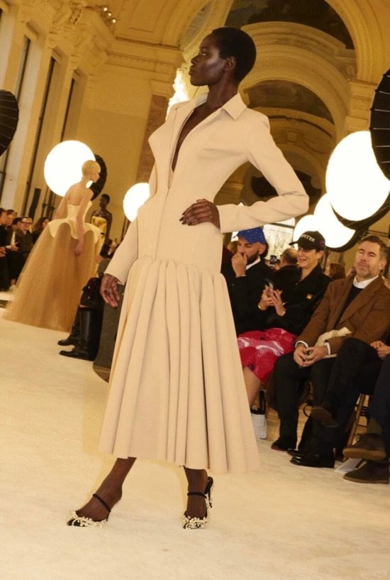 线条感字体_裙子没有线条感_