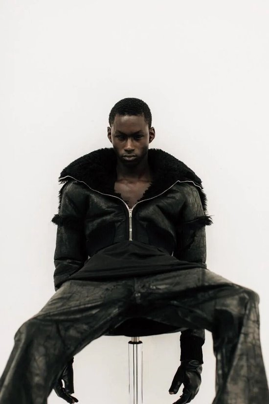 _线条感字体_裙子没有线条感