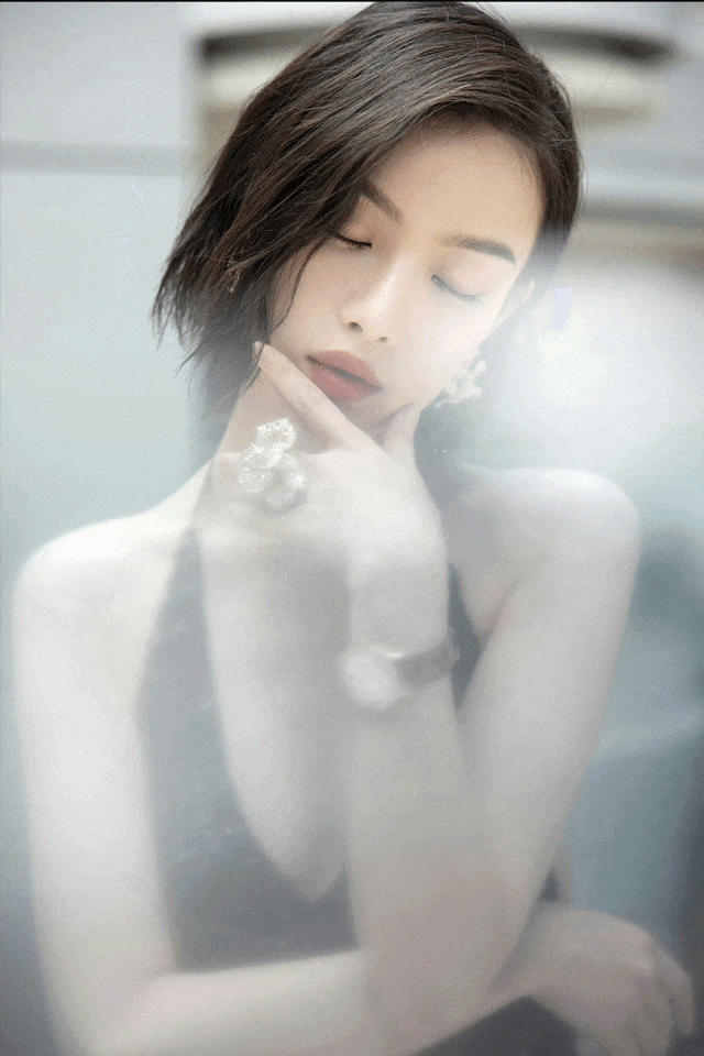 这个冬天，不如试试与众不同的挂耳短发