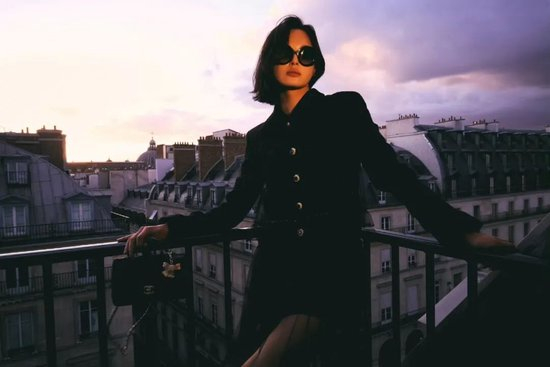 _短发发型挂耳朵_短发及耳