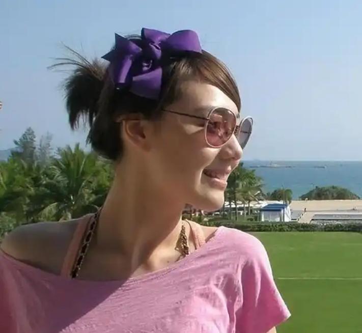 讨好大佬、陪睡上位、遭央视开除,被传与小尼结婚的她如今怎样了__讨好大佬、陪睡上位、遭央视开除,被传与小尼结婚的她如今怎样了