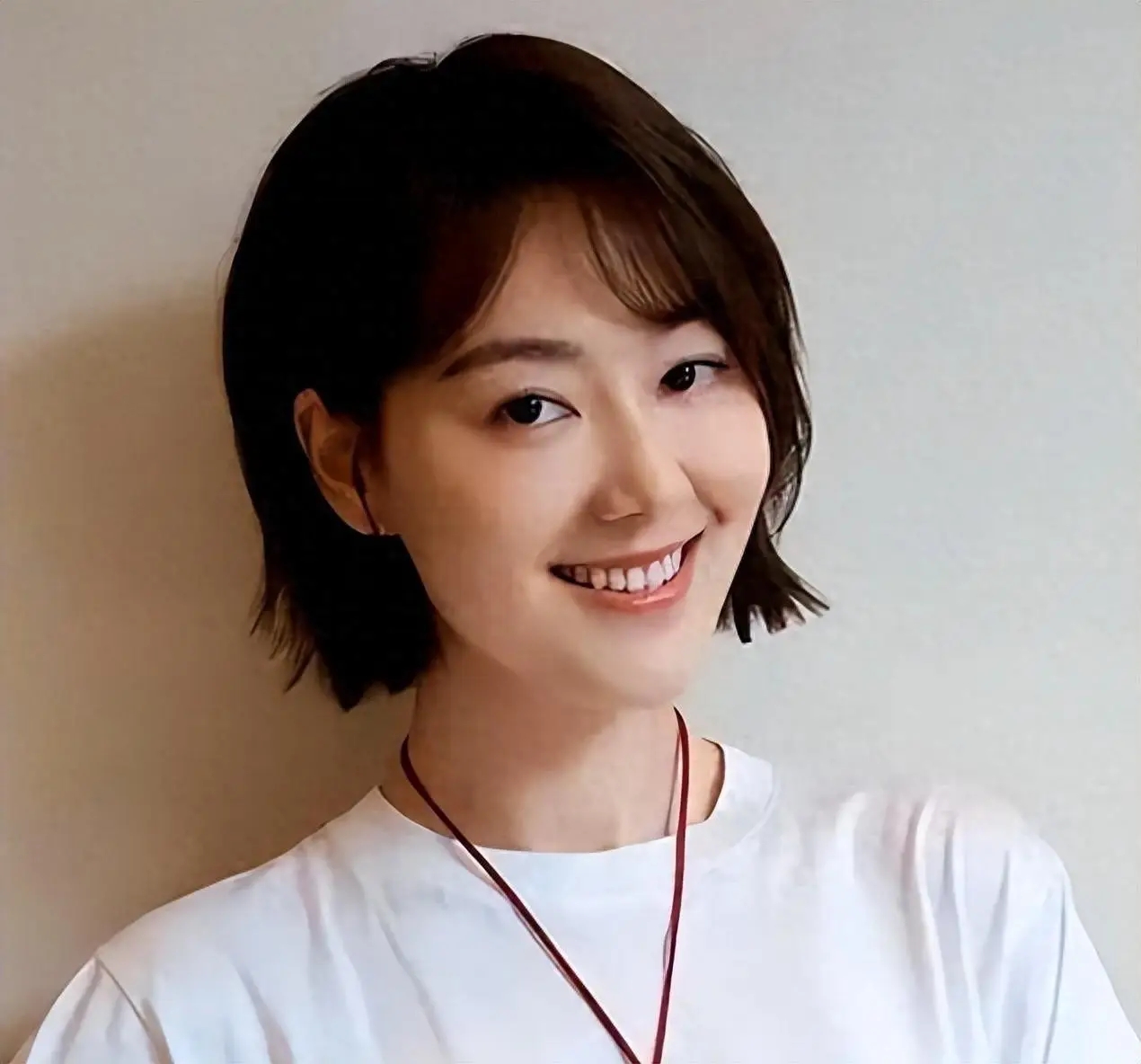 讨好大佬、陪睡上位、遭央视开除,被传与小尼结婚的她如今怎样了_讨好大佬、陪睡上位、遭央视开除,被传与小尼结婚的她如今怎样了_