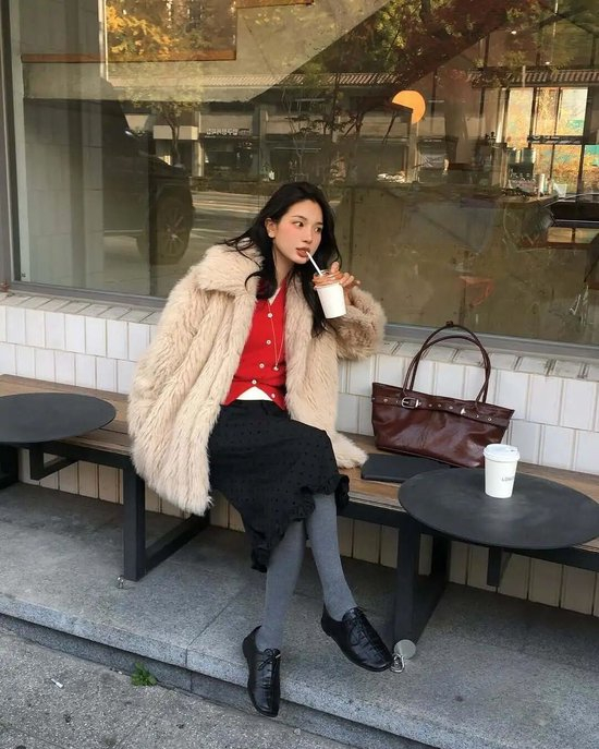 一件最基础百搭的时尚单品,能撑过3个季节?__一件最基础百搭的时尚单品,能撑过3个季节?