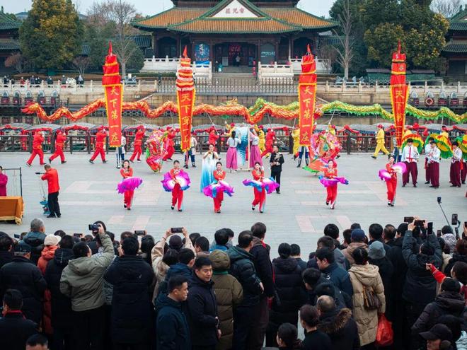 _台儿庄古城元宵节灯会_台儿庄庙会2021