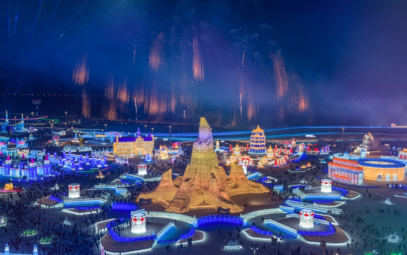 哈尔滨冰雪节视频_哈尔滨冰雪大世界春晚_