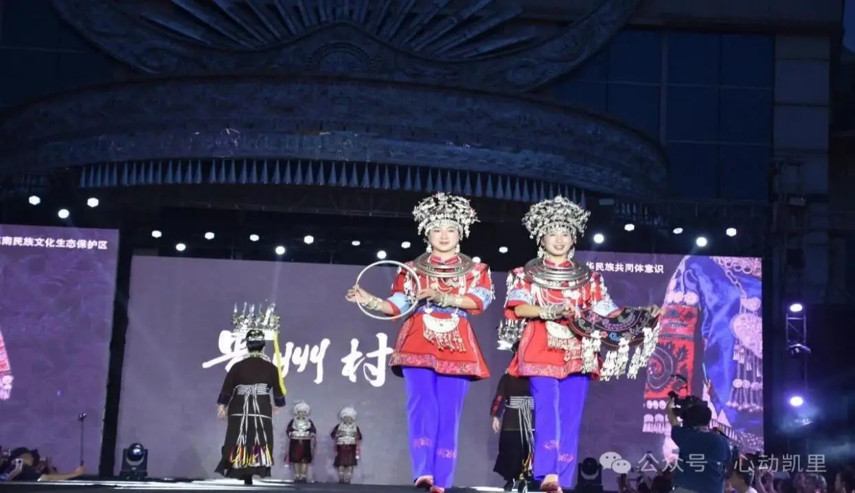 诗意意盎然什么意思__中国警察赴意巡逻