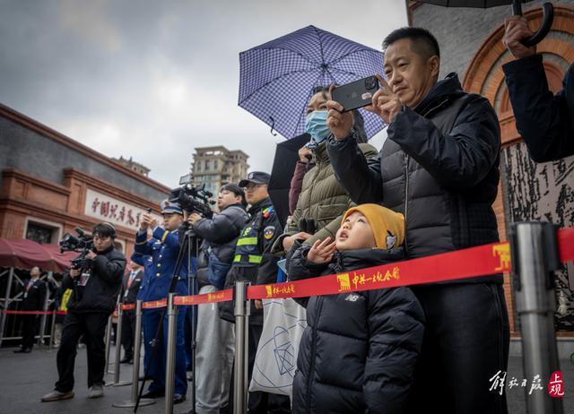 _上海一年接待多少游客_上海本地游客