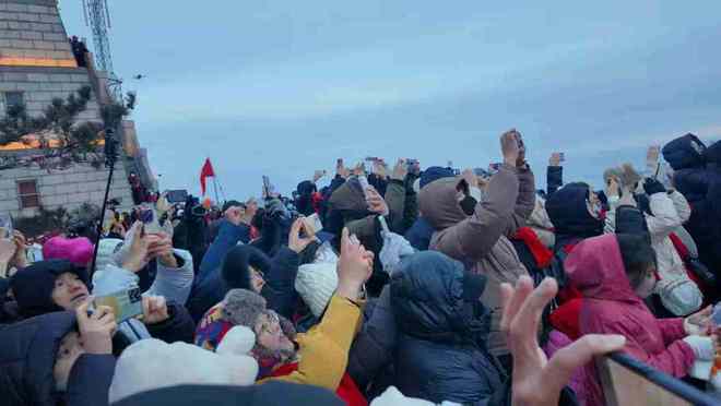 蒙童守夜、龟蒙观日，记者见证近万人赴蒙山参加“跨年之旅”_蒙童守夜、龟蒙观日，记者见证近万人赴蒙山参加“跨年之旅”_