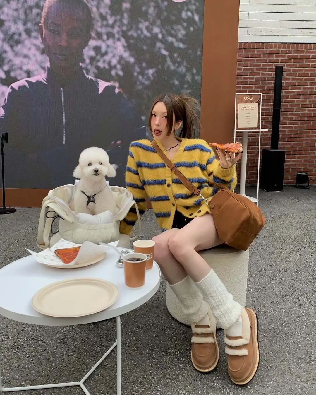 _女明星穿针织防晒开衫搭配照片_明星怎么穿针织开衫