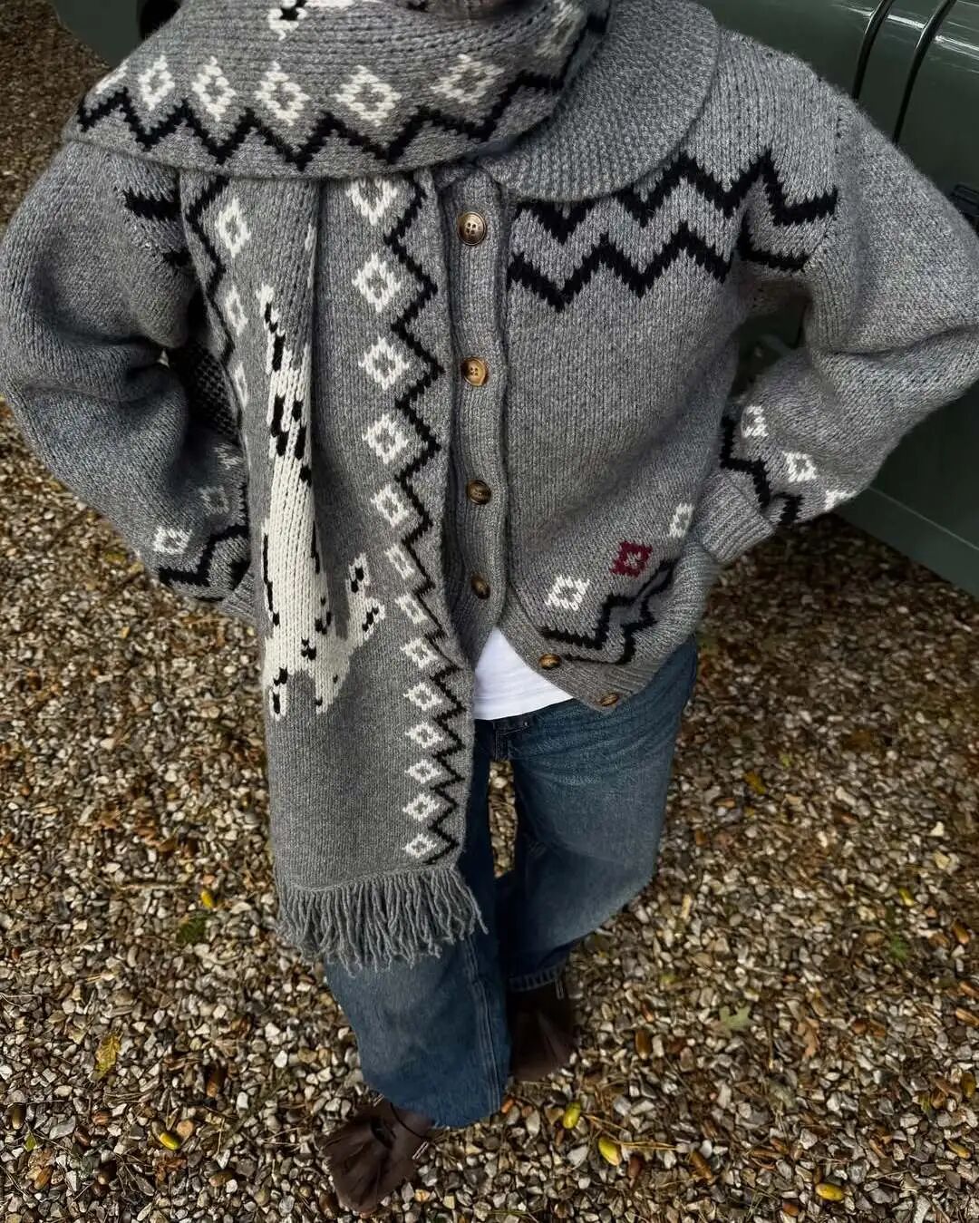 女明星穿针织防晒开衫搭配照片__明星怎么穿针织开衫