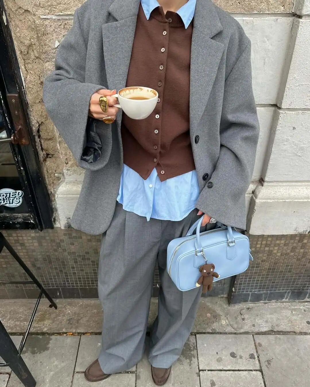 女明星穿针织防晒开衫搭配照片__明星怎么穿针织开衫