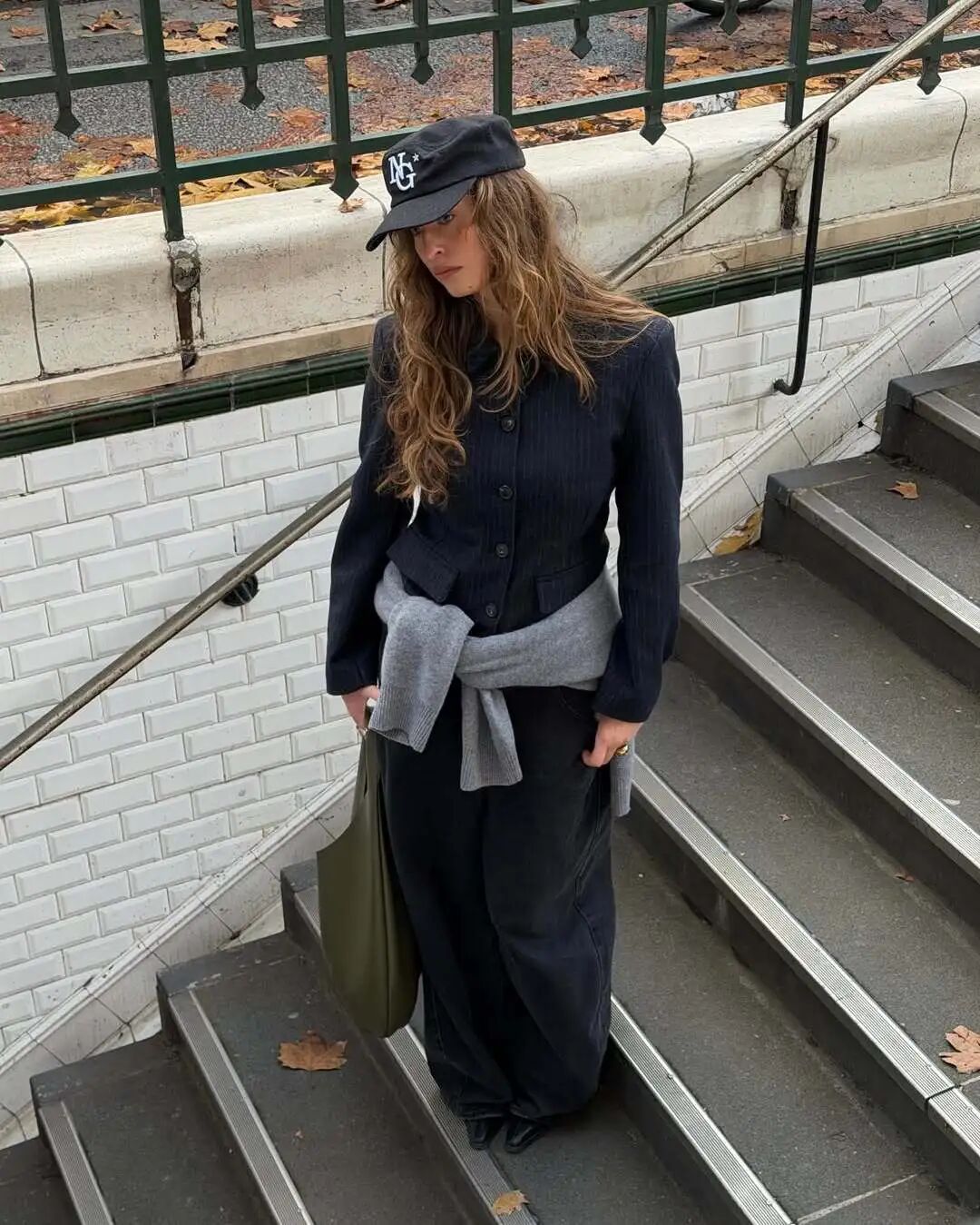 女明星穿针织防晒开衫搭配照片_明星怎么穿针织开衫_