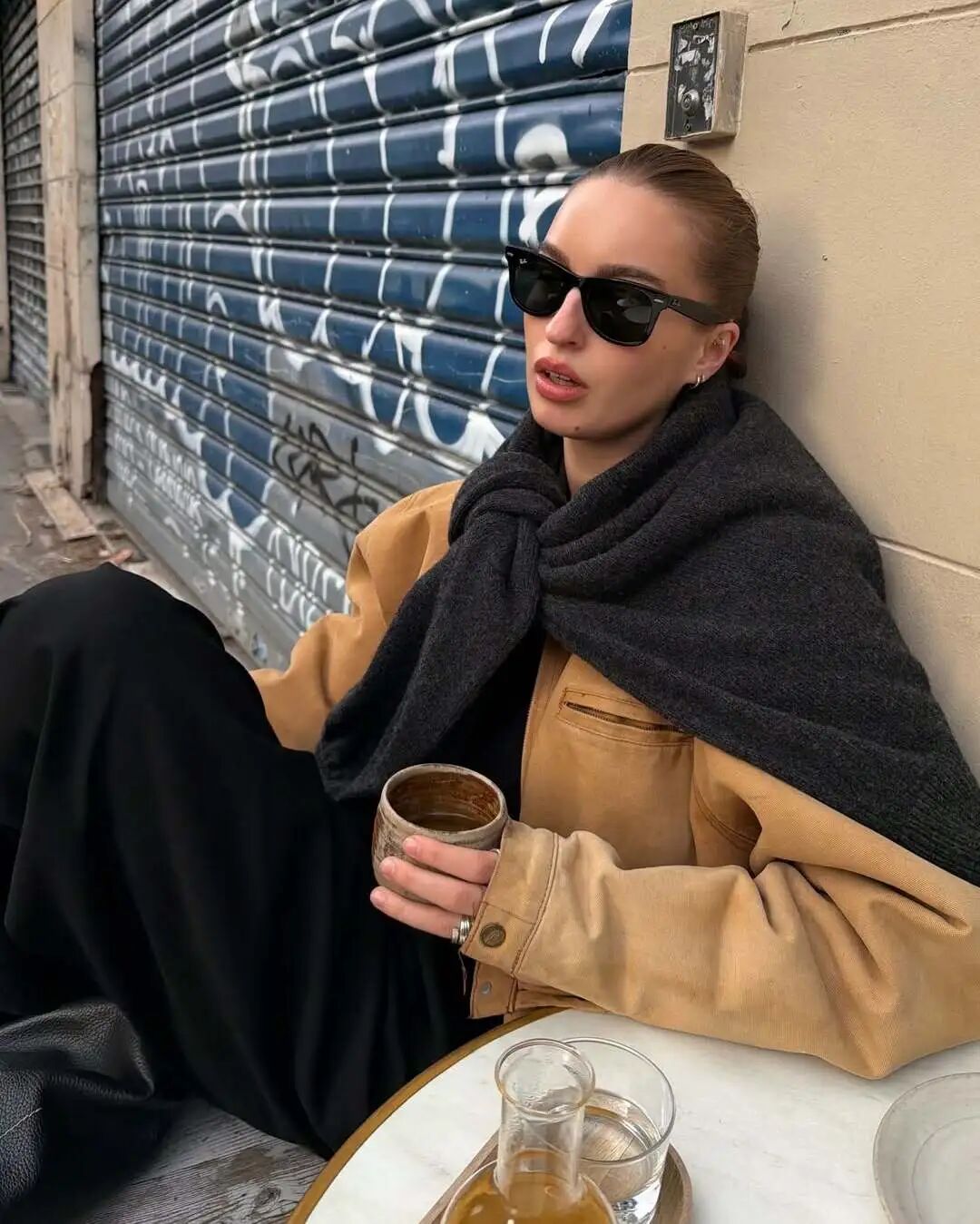 女明星穿针织防晒开衫搭配照片__明星怎么穿针织开衫