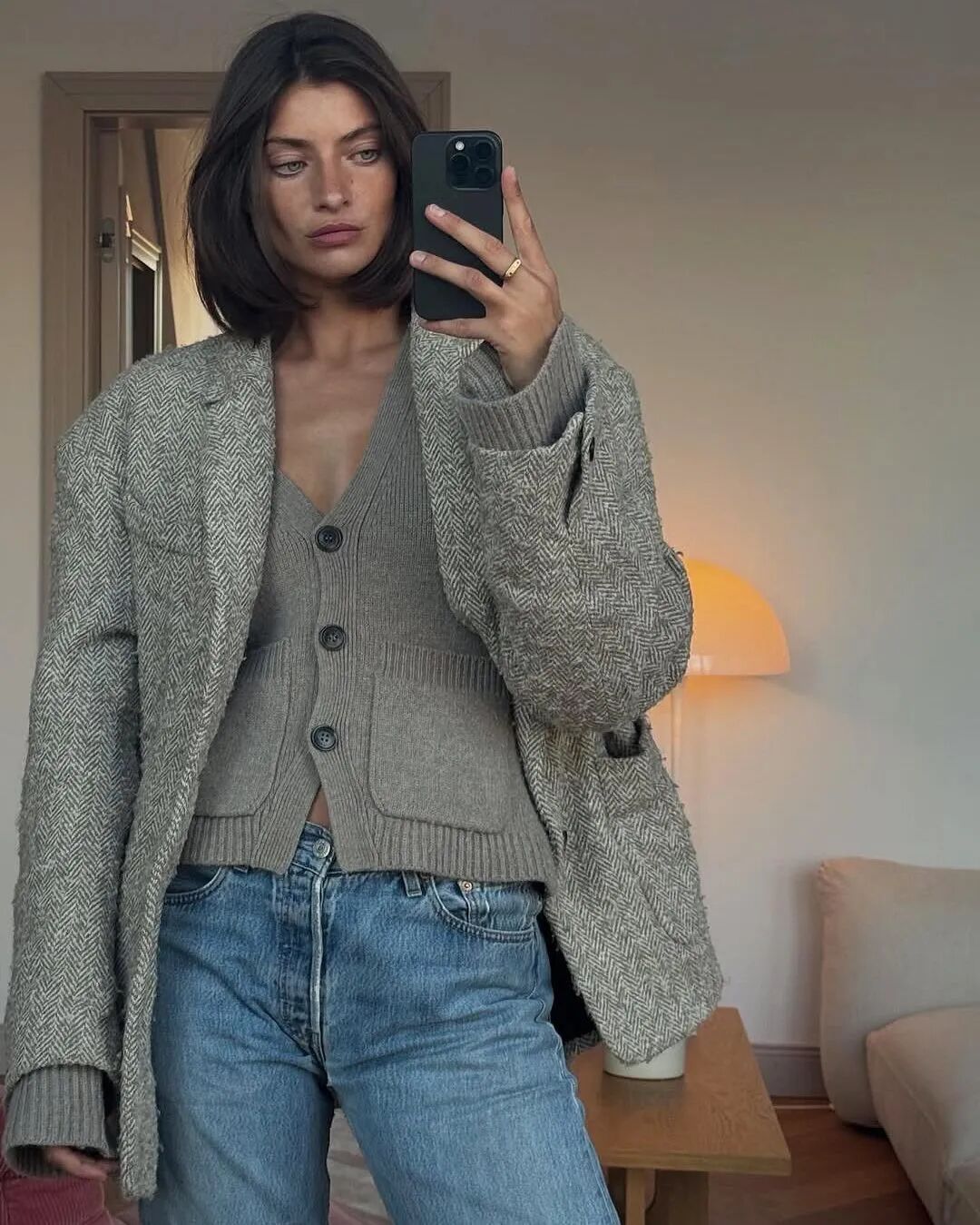 女明星穿针织防晒开衫搭配照片_明星怎么穿针织开衫_