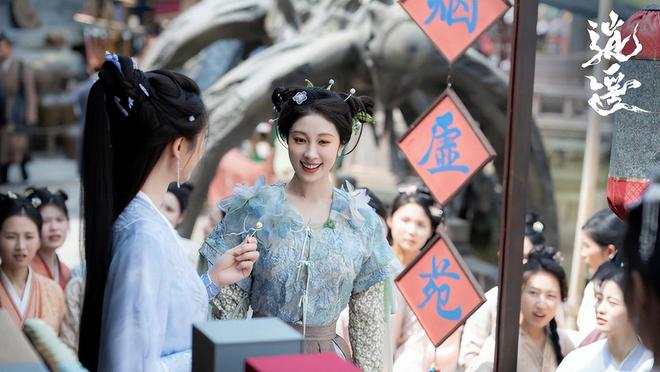 美女压胯疼哭了_女孩压胯视频_