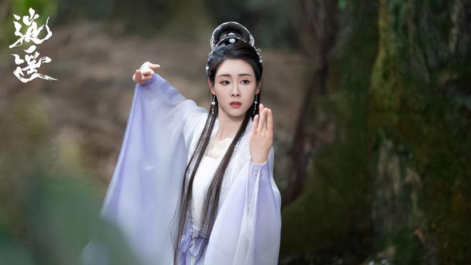 女孩压胯视频_美女压胯疼哭了_