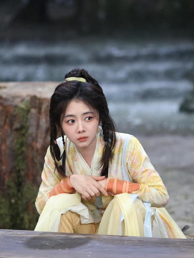 美女压胯疼哭了__女孩压胯视频