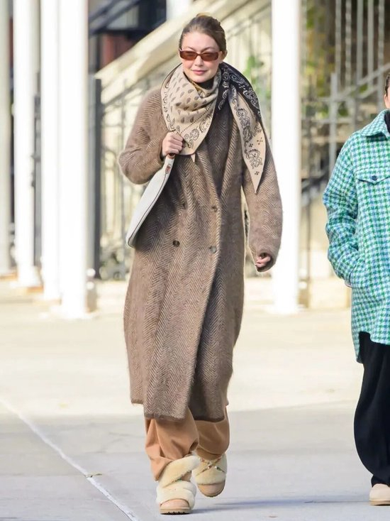 ugg冬天穿暖和吗_ugg的保暖内衣_