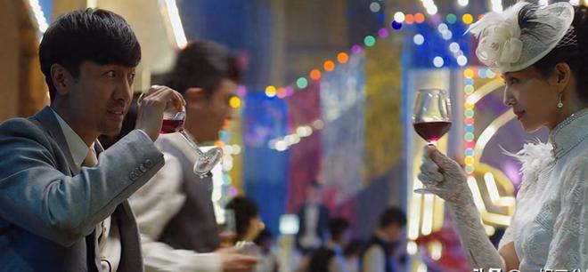 摇头晃脑中的晃是什么意思__摇头晃脑张兰秦