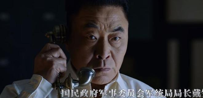 摇头晃脑中的晃是什么意思_摇头晃脑张兰秦_