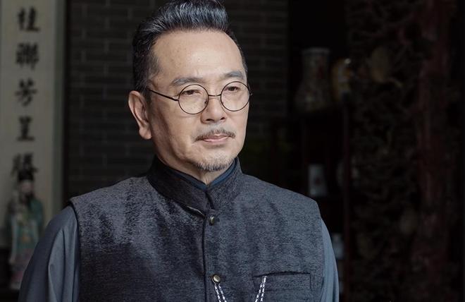 摇头晃脑张兰秦_摇头晃脑中的晃是什么意思_