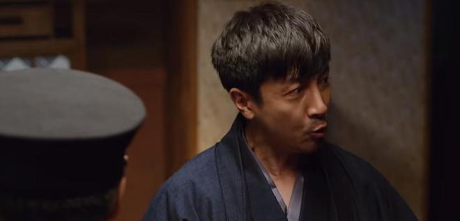 摇头晃脑中的晃是什么意思_摇头晃脑张兰秦_