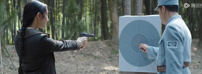 摇头晃脑张兰秦_摇头晃脑中的晃是什么意思_