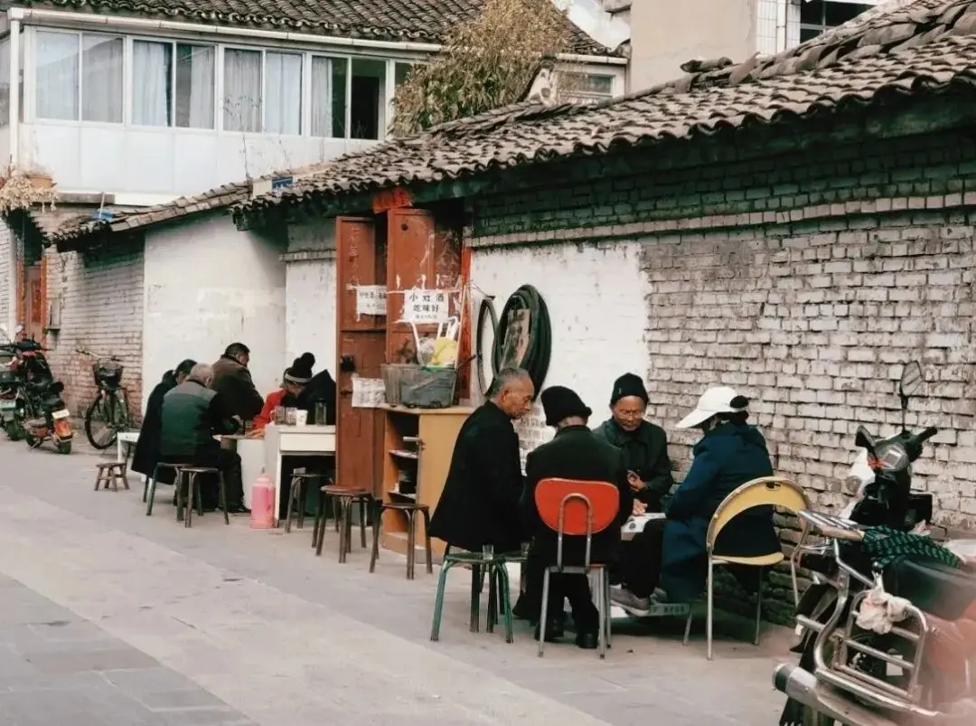 太阳出来晒晒_晒太阳散步_