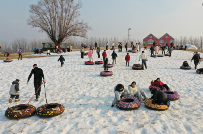 _2020年冰雪旅游节主题_冰雪旅游消费市场发展趋势