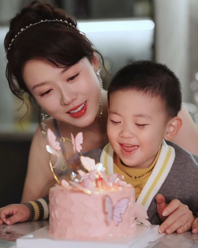 齐长发型图片女_奶爸总裁帅帅妈妈是谁_