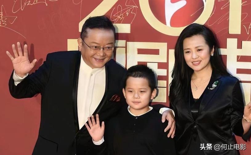 _这就是真爱吗？77岁王刚垂垂老矣，妻子每天要照顾三位老人_这就是真爱吗？77岁王刚垂垂老矣，妻子每天要照顾三位老人