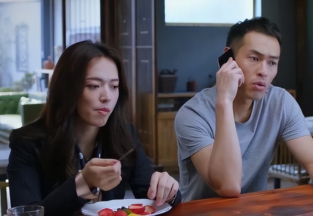 42岁杨祐宁三度当爸!模特太太素颜手抚巨肚状态佳,目标生足四个_42岁杨祐宁三度当爸!模特太太素颜手抚巨肚状态佳,目标生足四个_