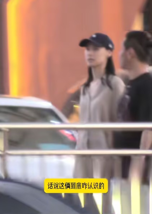 梁洛施携大8岁导演男友觅食，为爱定居北京，仨子已认可准继父_梁洛施携大8岁导演男友觅食，为爱定居北京，仨子已认可准继父_