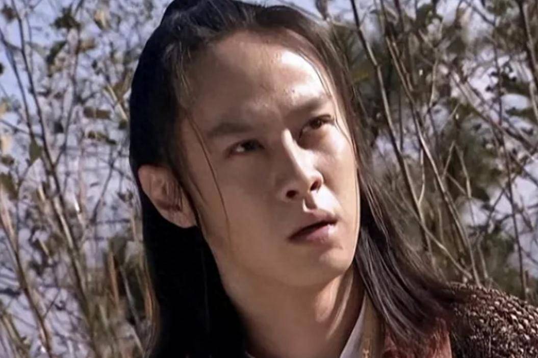 _梁洛施携大8岁导演男友觅食，为爱定居北京，仨子已认可准继父_梁洛施携大8岁导演男友觅食，为爱定居北京，仨子已认可准继父