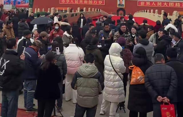 _画火吴营村日入800万,却喂不饱村民贪婪!他要逃离,太寒心_画火吴营村日入800万,却喂不饱村民贪婪!他要逃离,太寒心