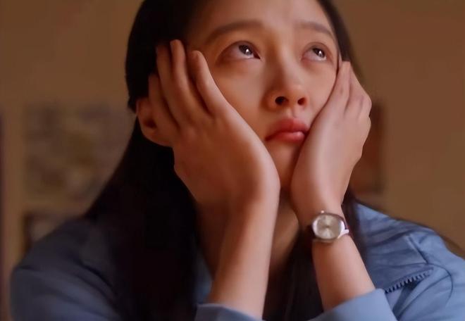 在关晓彤面前提鹿晗_鹿晗搂着关晓彤的腰_