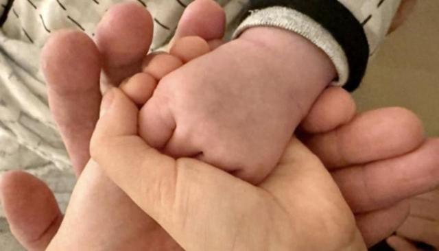 古巨基二胎喜得贵子，57岁太太高龄生娃成娱乐圈稀有幸福家庭