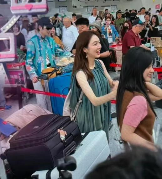 _《中餐厅9》出发，集半个娱乐圈，看完阵容我想说：可别再翻车了_《中餐厅9》出发，集半个娱乐圈，看完阵容我想说：可别再翻车了