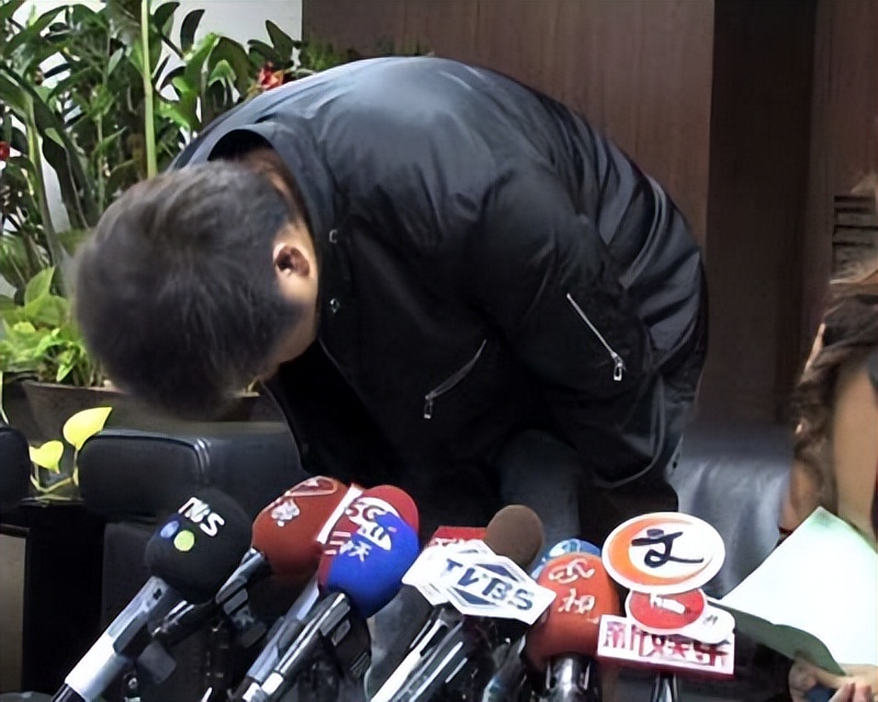 天王主持黄赌毒的是谁__dnff1天王赛女主持