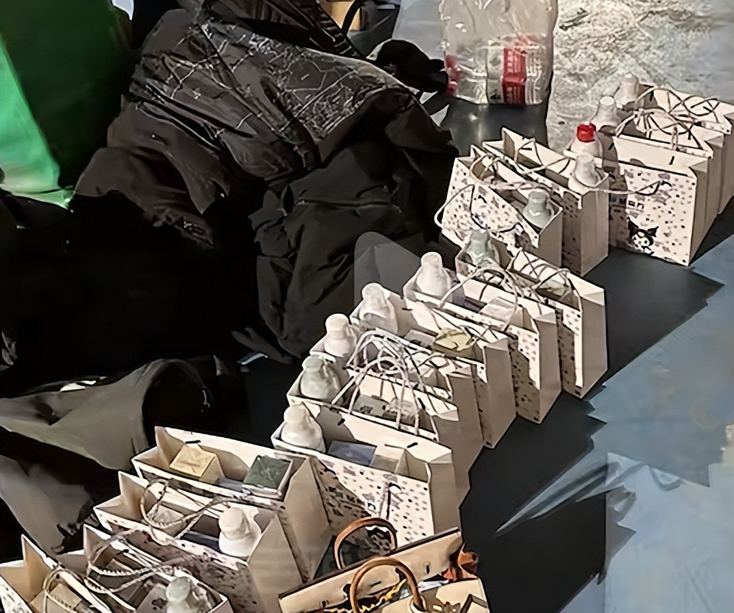 婚姻黄金法则_黄金婚姻象征意义_