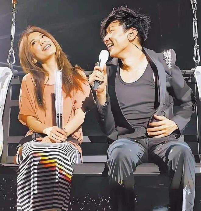 _七七vlog女朋友照片_七七男友