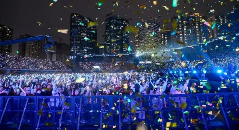 _男朋友喜欢头挨头_上派宾果网咔招人