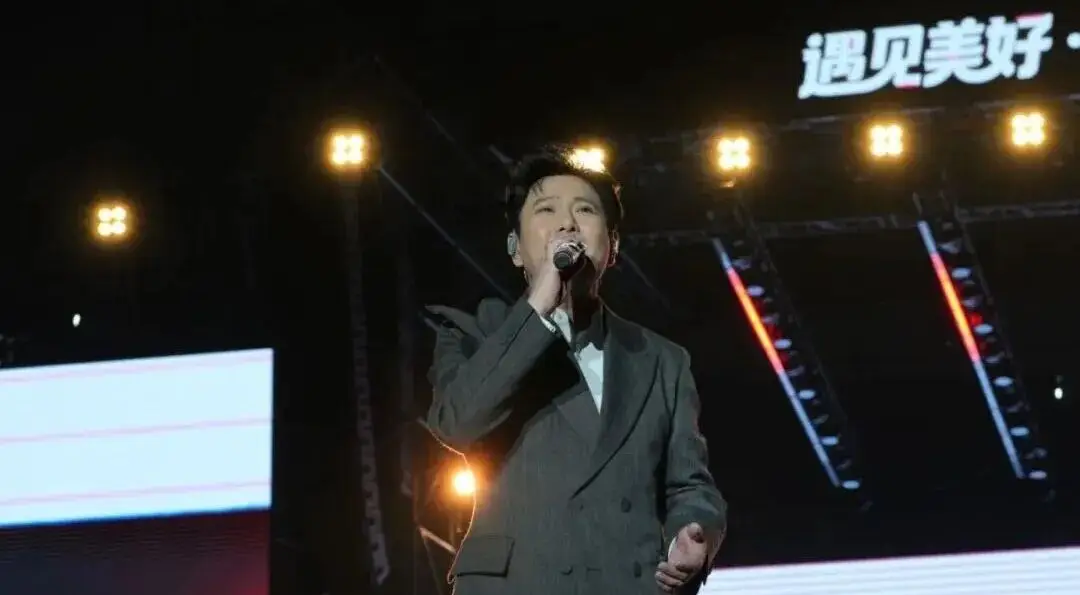 _上派宾果网咔招人_男朋友喜欢头挨头