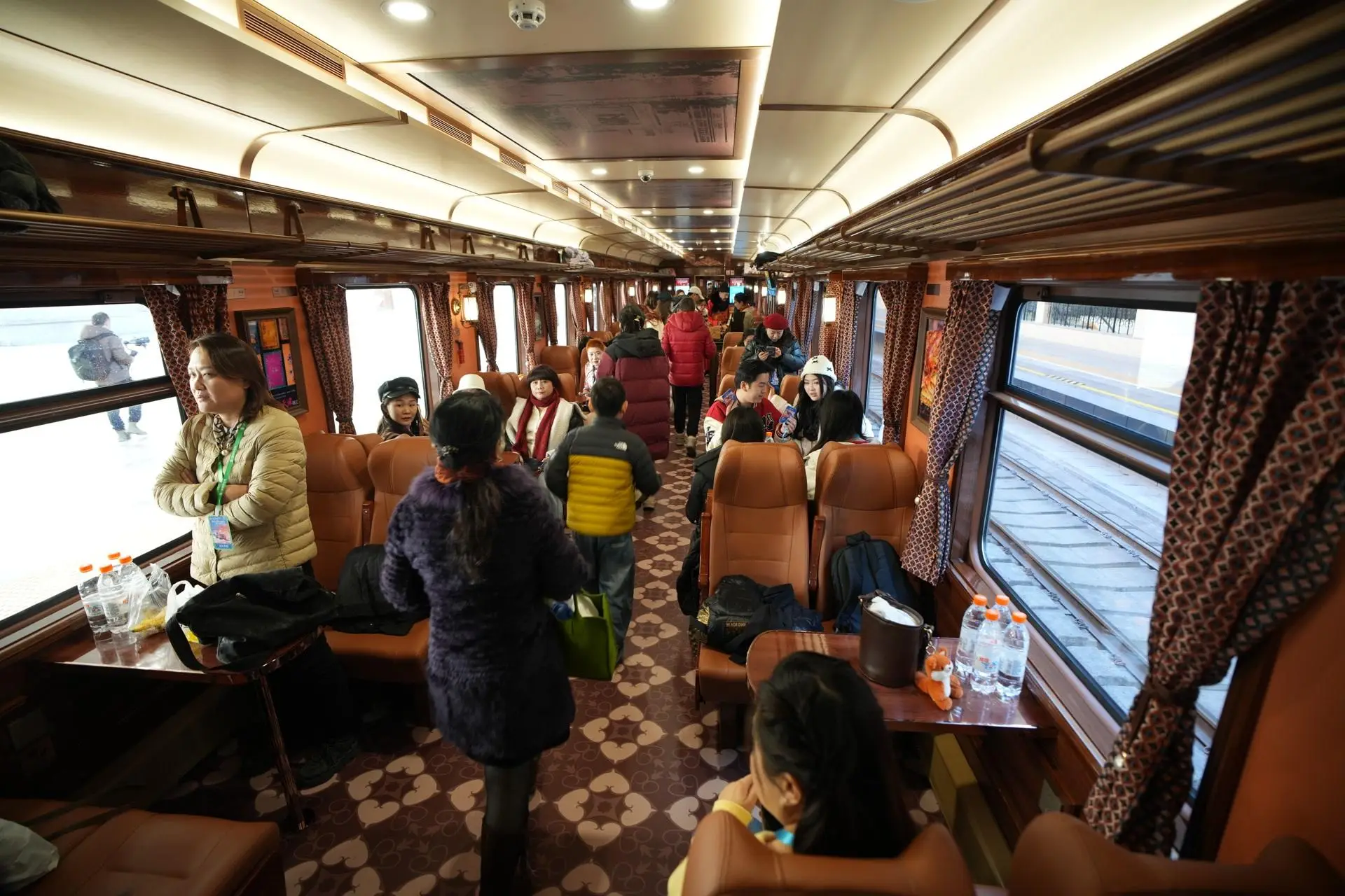 远方火车图片_远方的列车绘本读后感_