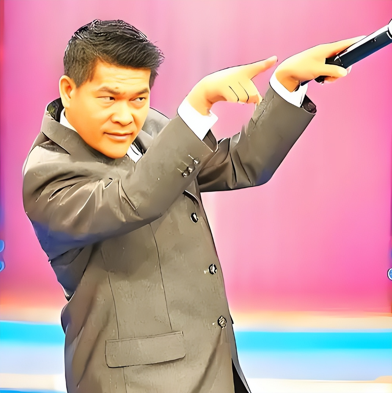 _著名主持人“玩”黑老大的女人之后……_著名主持人“玩”黑老大的女人之后……