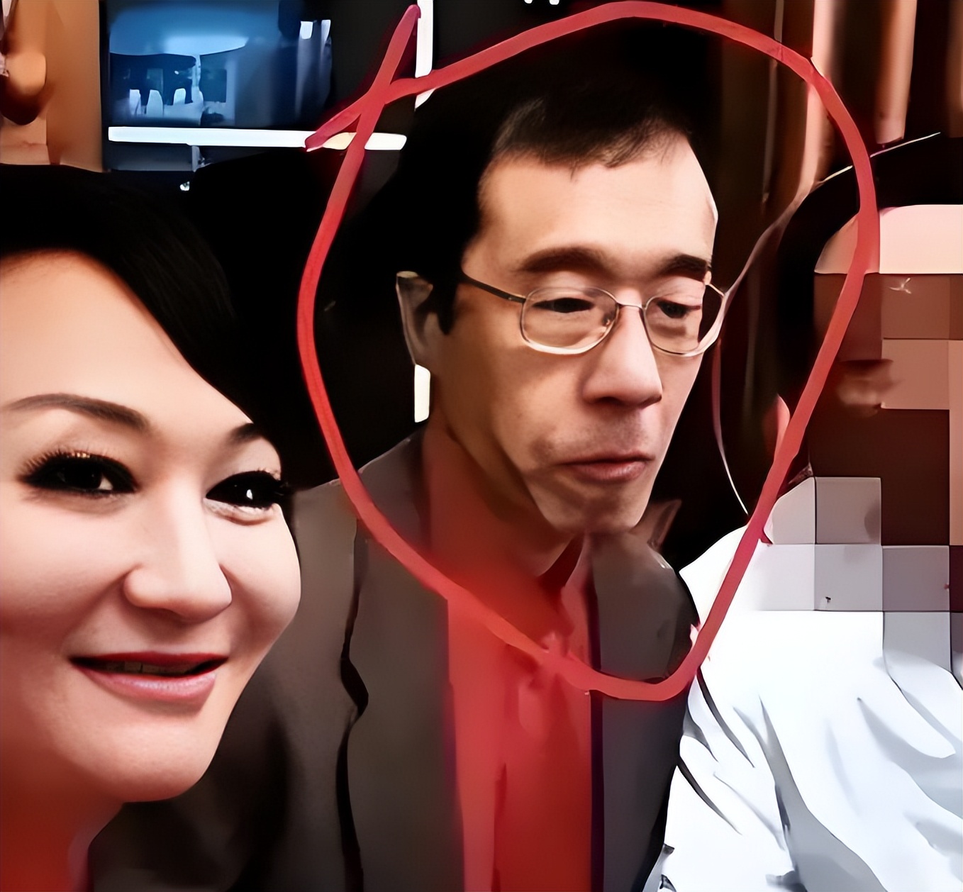 富豪惨死家中_富豪欺负穷人_