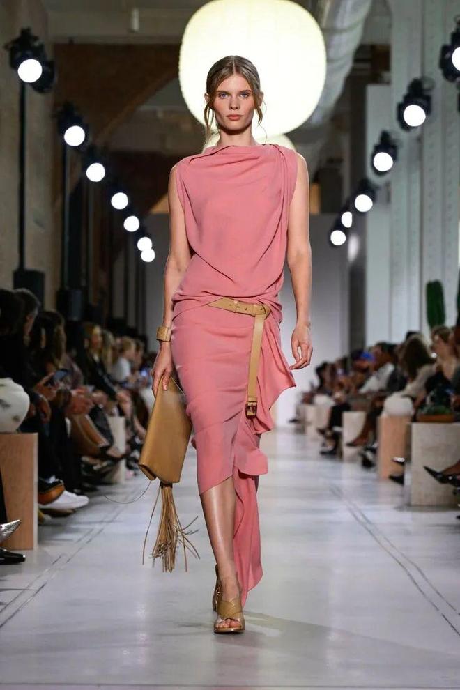 _2022春夏流行色彩_春夏流行色2021