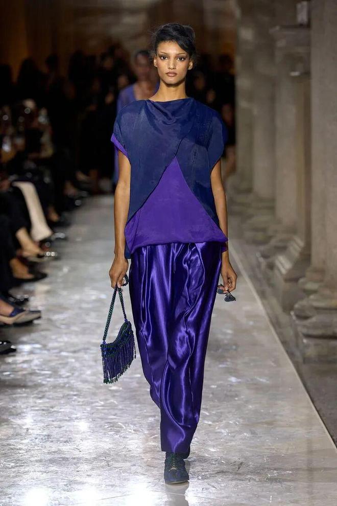 _2022春夏流行色彩_春夏流行色2021