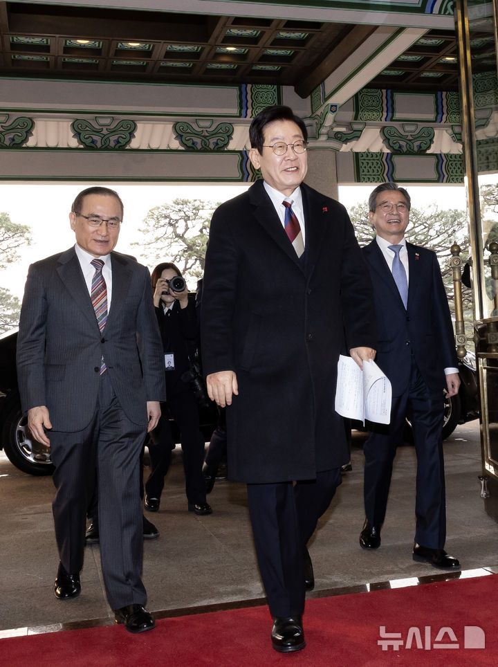 办公室里的欢声笑语的说说__办公室开心说说