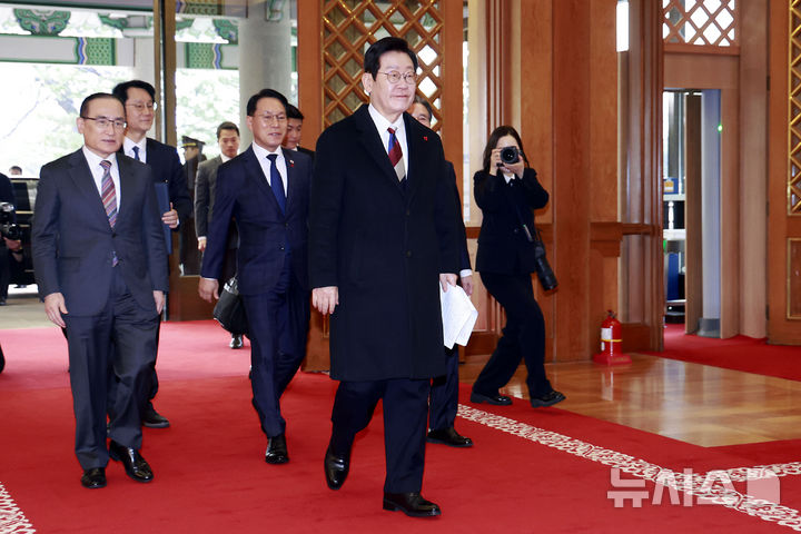 办公室开心说说__办公室里的欢声笑语的说说